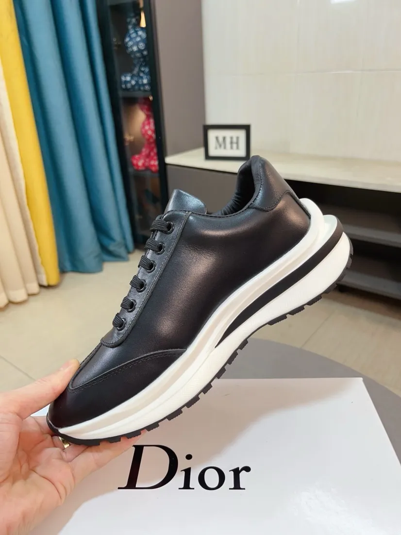 Ex-factory price 400🌹🌹【Dior】Best-selling model, world premiere on official website🔝High-end brand of men's shoes, latest series on official website: The upper is made of imported cowhide with specially designed fabrics➕Mesh breathable lining. Make walking more convenient and comfortable! Compared with the official quality, Midea’s 1:1 replica. Create a fashionable personality to set off your uniqueness! A must-have for trendy men! Classic style. Men's sizes: 38-44.
